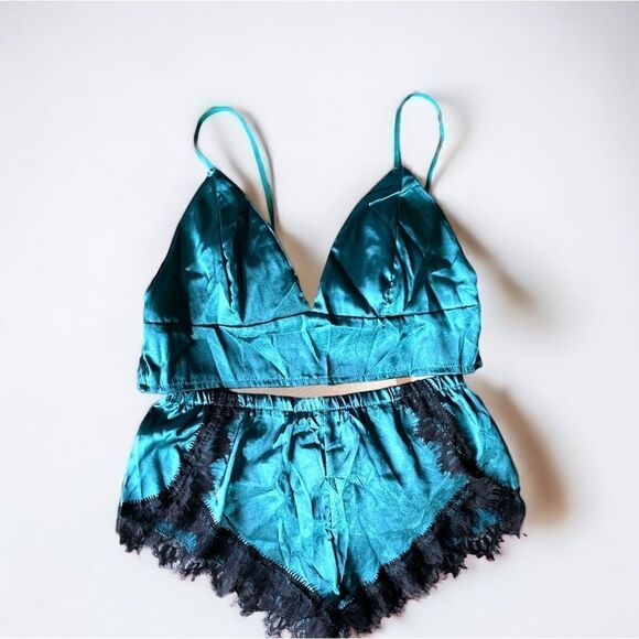 Other - Lingerie l 2-Piece Set l Emerald Green l Lace Accent l Adjustable Straps l M New